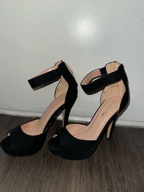 Size 9 Dream Pairs Black Open-Toe Ankle-Strap Stiletto Heels